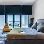 First Class Studio Stylish Urban Escape