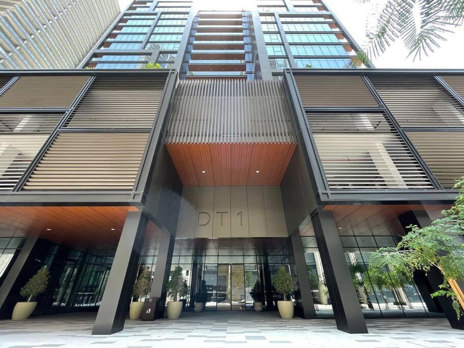 First Class Stylish Urban Escape Apartment Dubai